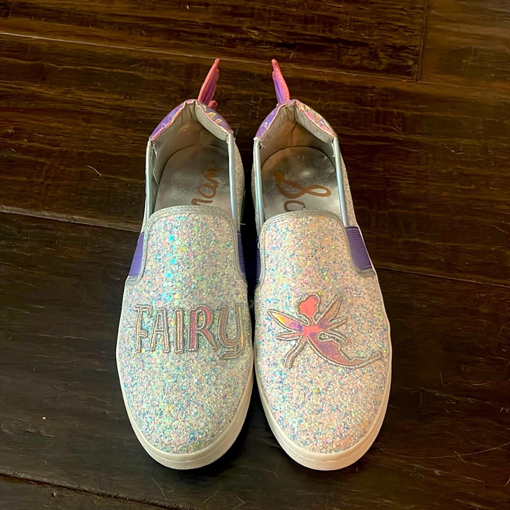 Fun shoes for a little girl with a Size 4 foot